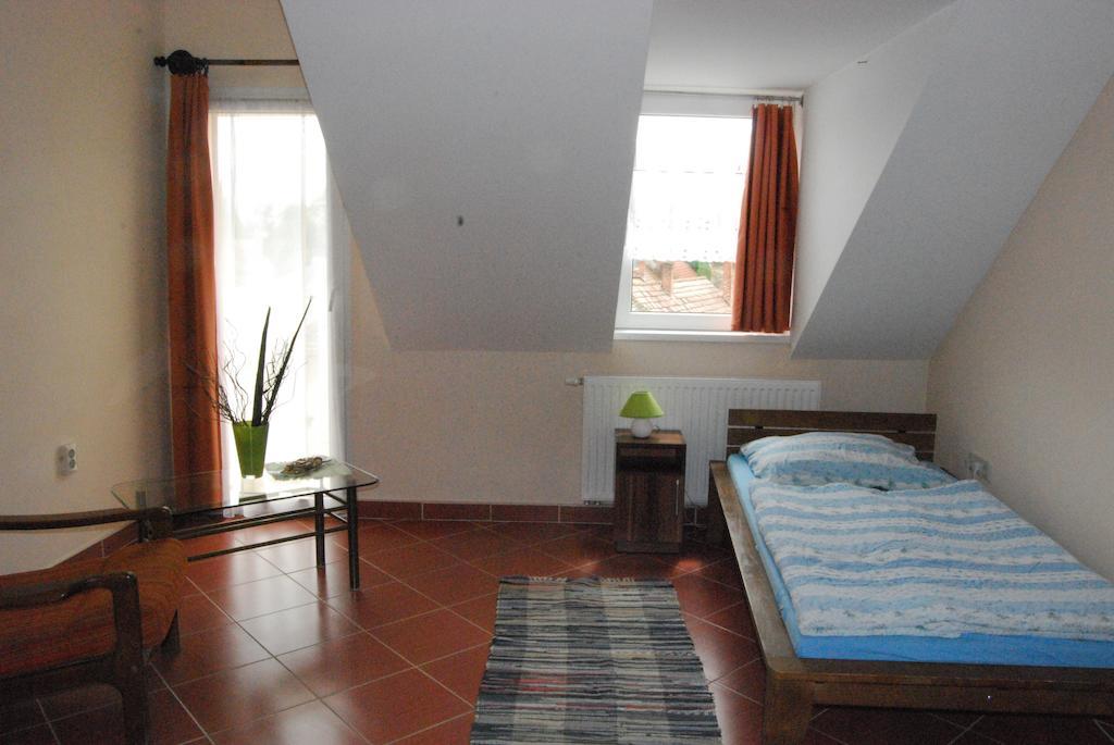 Karavan Panzio Hotel Kecskemét Szoba fotó
