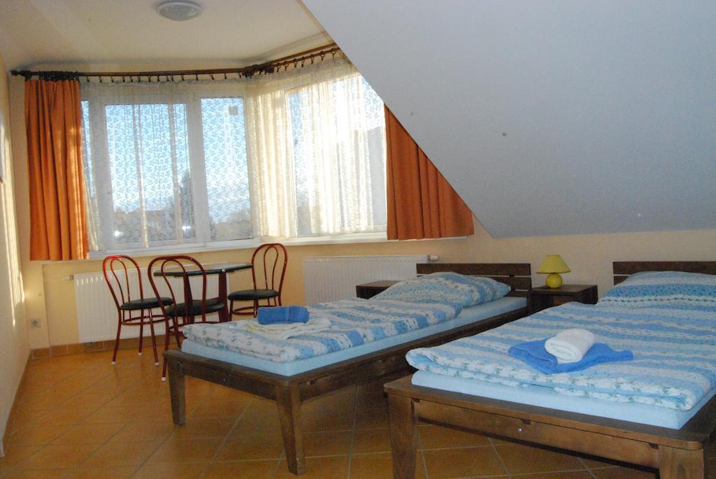 Karavan Panzio Hotel Kecskemét Szoba fotó
