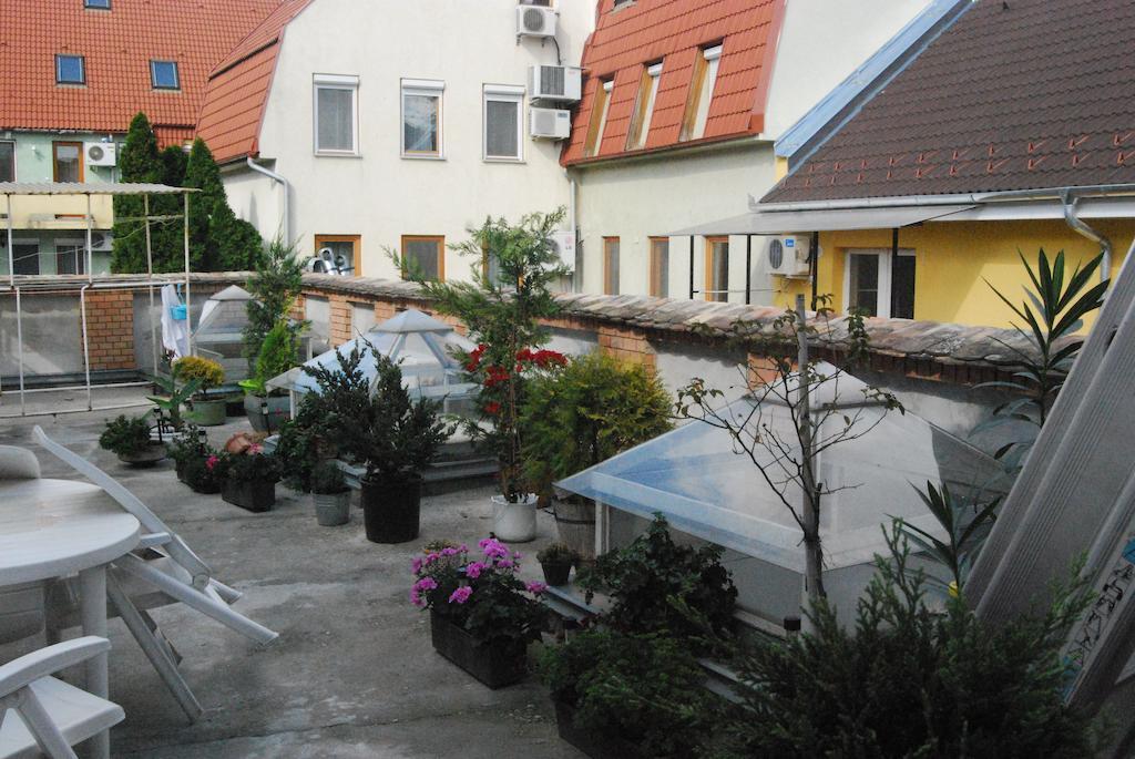 Karavan Panzio Hotel Kecskemét Kültér fotó